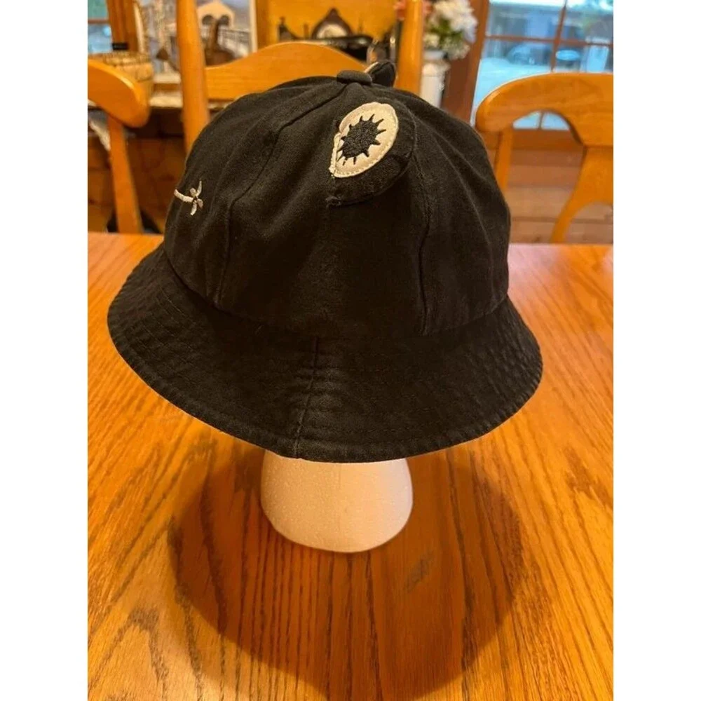 Kids black bucket hat with smiley face